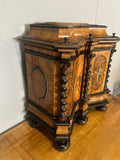 Modell-Kabinettschrank