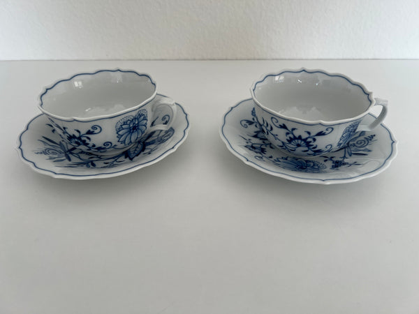 2 Teetassen mit Unterteller