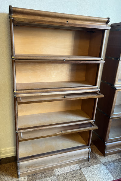 Vitrinen Bücherschrank