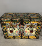 Asiatische Hochzeitstruhe