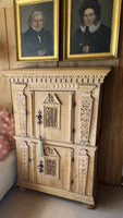 Renaissance Halbschrank