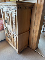 Renaissance Halbschrank